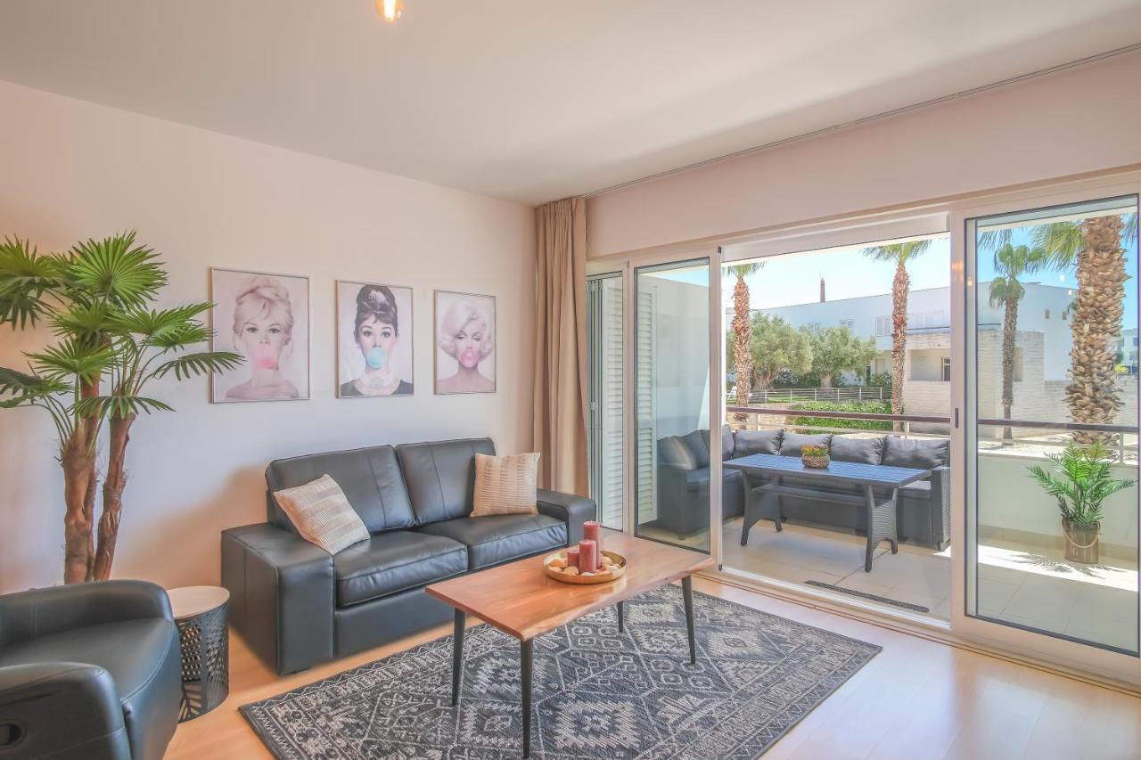 Lucky Star Marina Apartment, With Pool Лагос Екстериор снимка